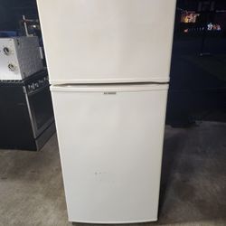 PROPANE FULL SIZE REFRIGERATOR 