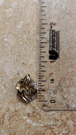 10k Yellow Gold Mom Pendant