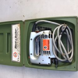 BLACK AND DECKER JIG SAW KIT VINTAGE 1970