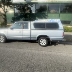 Nissan 1985  720    Standar  