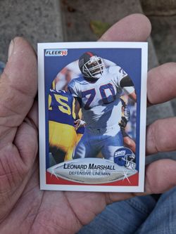 Vintage 1990 Fleer Leonard Marshall #72 New York Giants Football Card. Near Mint/Mint Condition