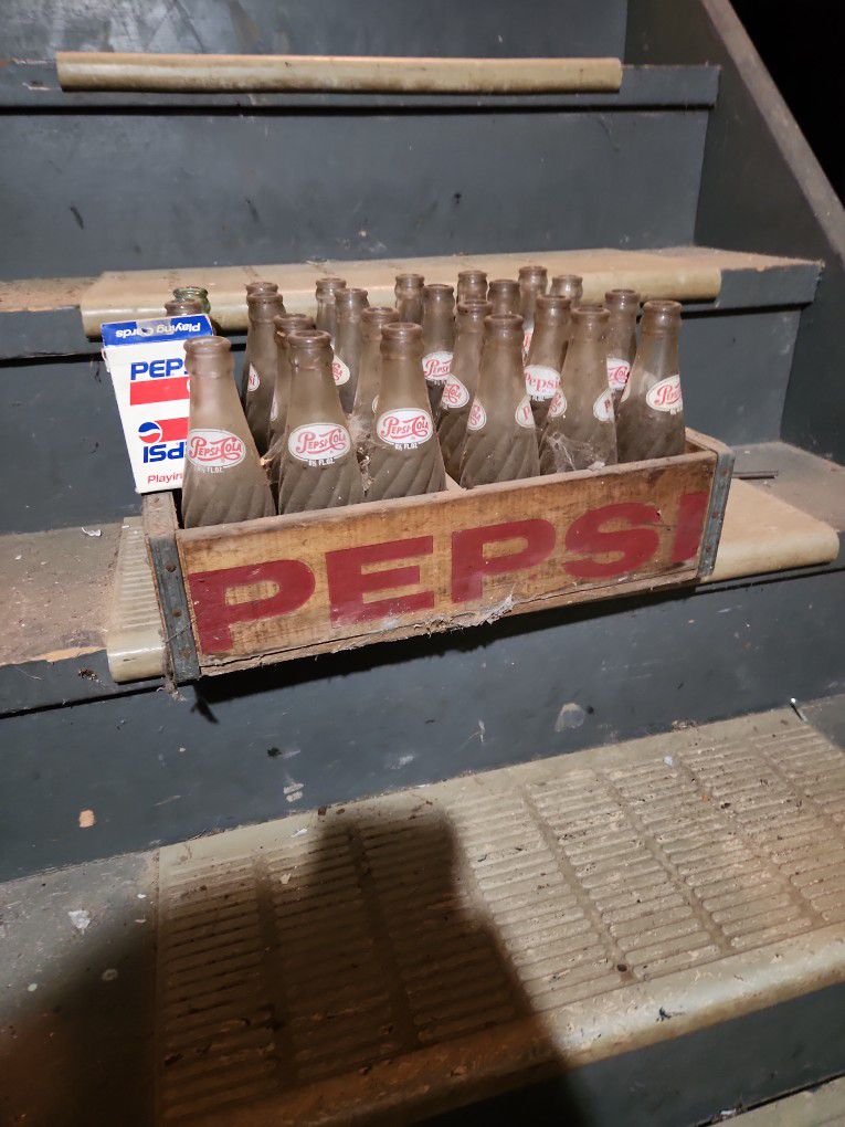  1980 Pepsi Returnable Bottles And Crate Also Vintage Deck Of Cards