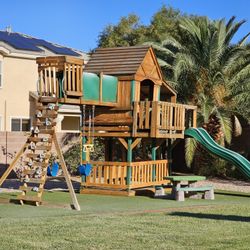 Play House Swing Set Club House