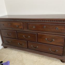 Chest Drawers In Great Condition 106x19”