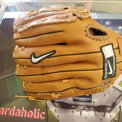 Nike Show Series 1300 Glove. Just In
