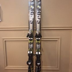 Salomon skis 165cm