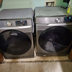 Samsung Steam Cycles washer & Dryer Front Load.