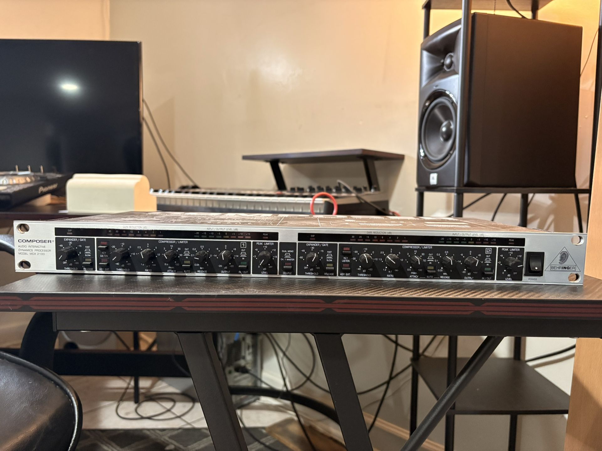 BHERINGER COMPOSER MODEL MDX 1200