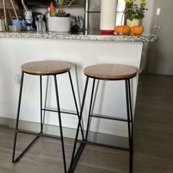 Set of 2 Modern Bar Stools – Wood Seat & Metal Frame