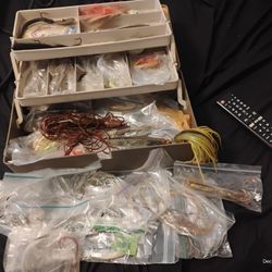 Salt Water Lures Hooks Leaders 100s Of Pieces 