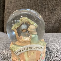 Precious Moments Water Snow Globe