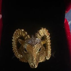 18K Yellow Gold Rams Head Ring With 0.14 Carats In Diamonds 