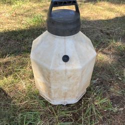 Little Giant 5 gallon Water Holding Tank. 