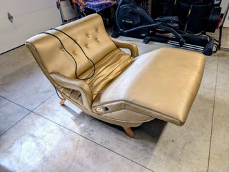 Vintage Contour Lounge Chair. Gold. Double size. Working!
