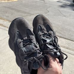 Yeezy 500 Black 