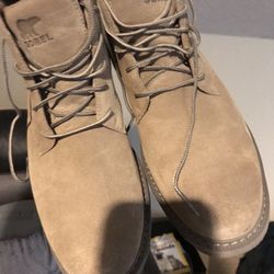 Sorel Shoes/boots. Size 11 30$