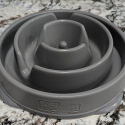 Outward Hound Slow Feeder Dog Bowl, Medium Puzzle Maze, Non-Slip, 2 Cups, Gray