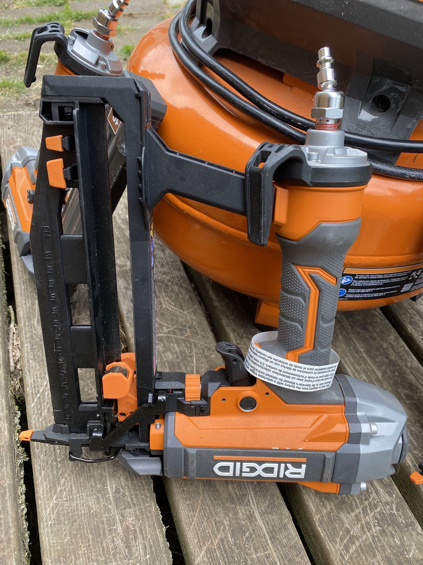 Compressor With Finish Guns