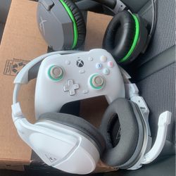 Xbox Wired Pro Controller & 2 Headset Bundle OPEN TO NEGOTIATE AND MIX AND MATCH