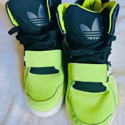 Adidas  Like New  Size  11 Great Shape 