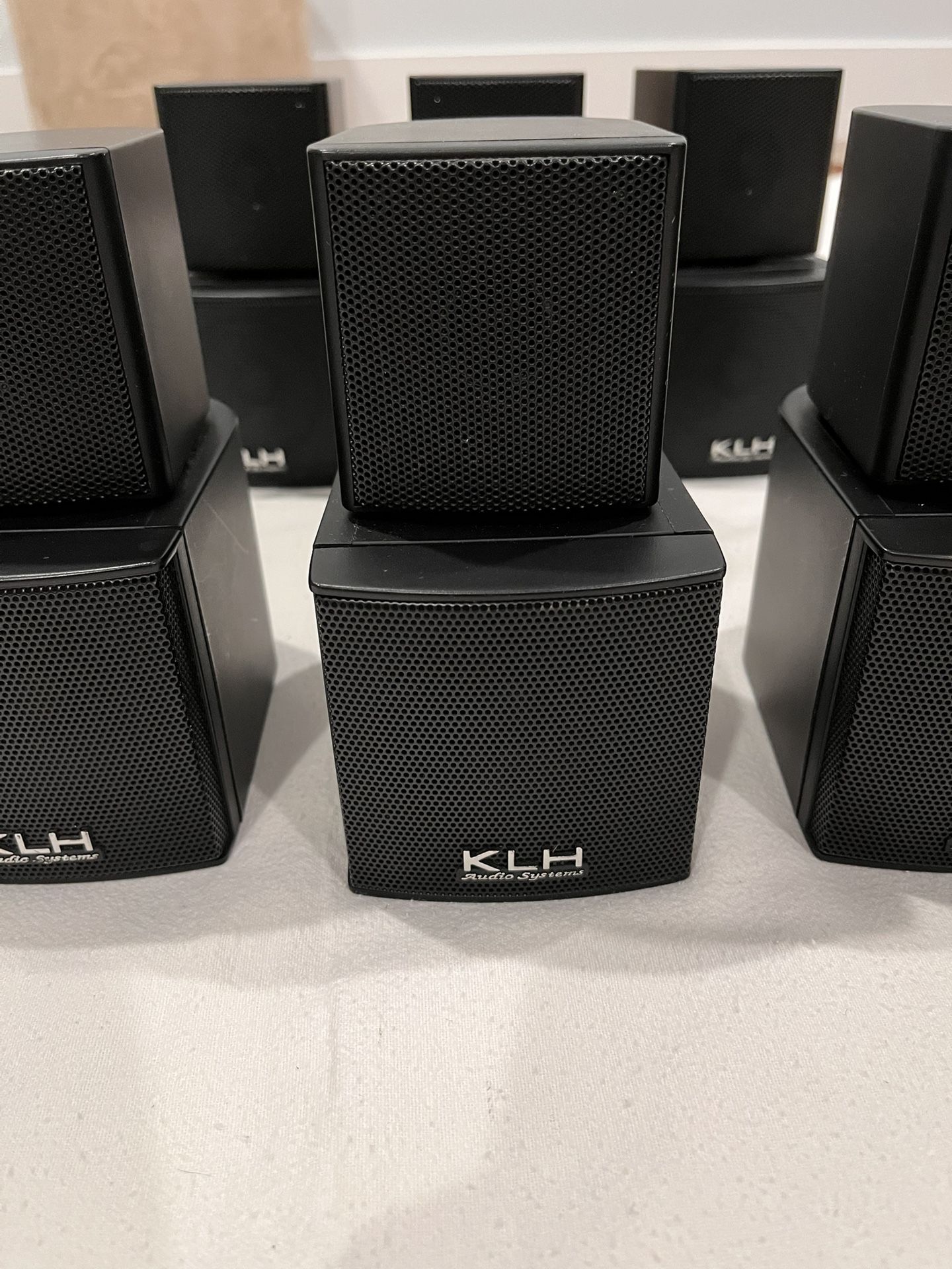 KLH AUDIO TW-08 Swiveling Directional 2 Way 100w Cube Speakers Set of 6  Tested