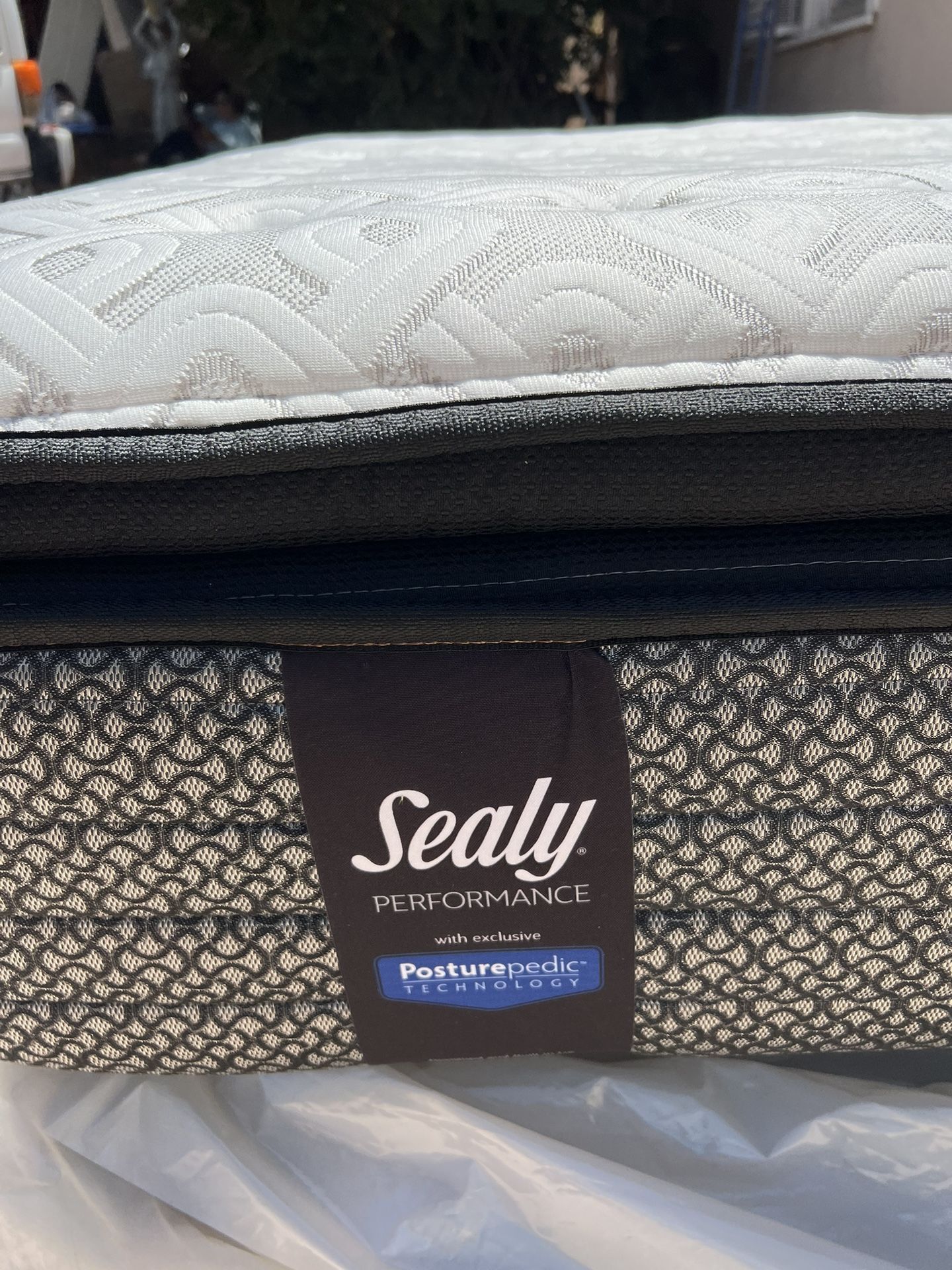 BRAND NEW SEALY CALIFORNIA KING PILLOWTOP MATTRESS ONLY