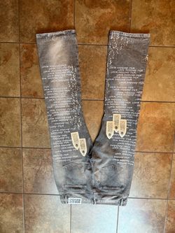 Who decides war jeans