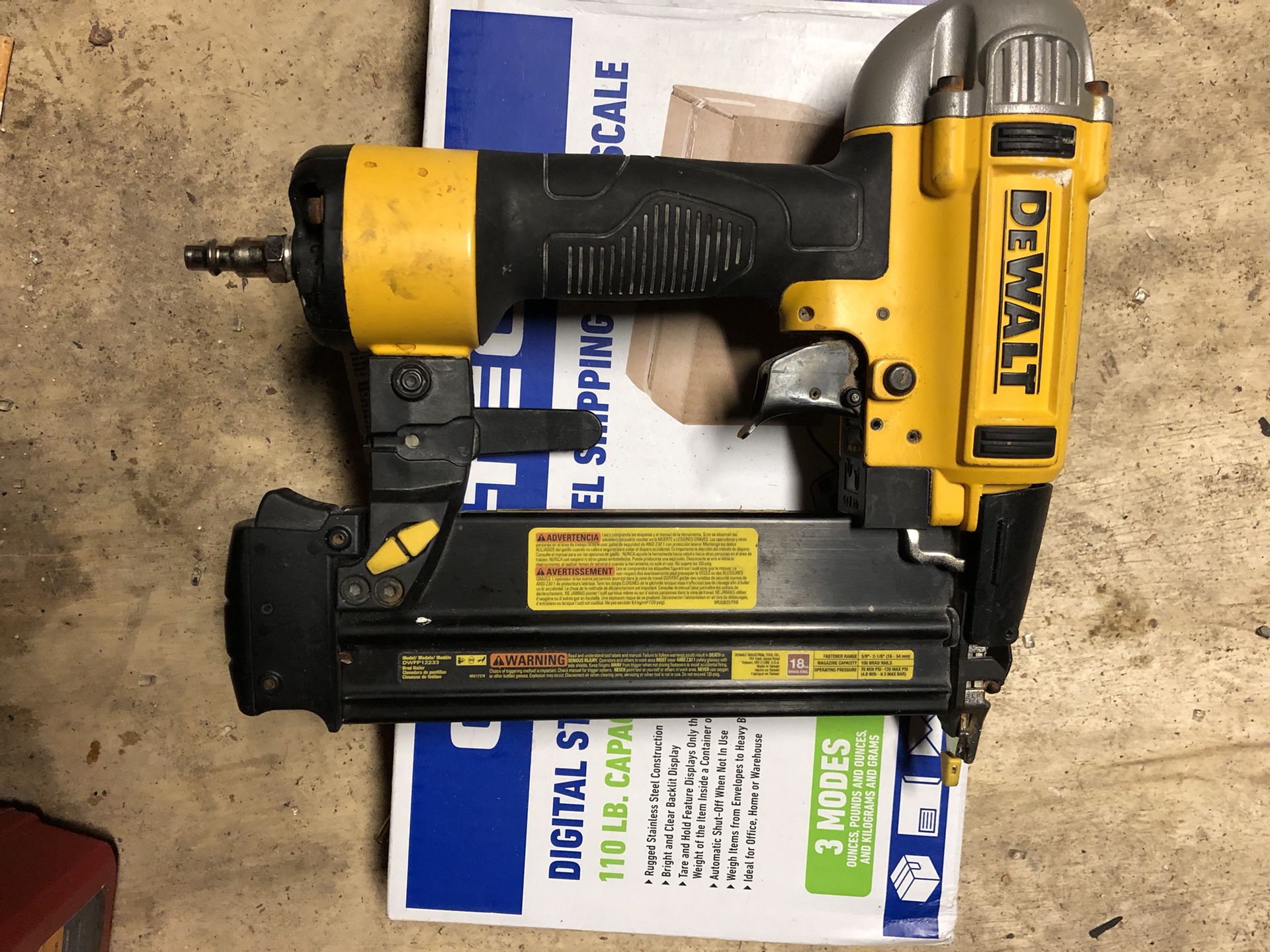 Dewalt 18 Gauge Air Nail Gun