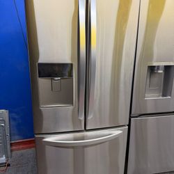 LG Refrigerator 30 Wide