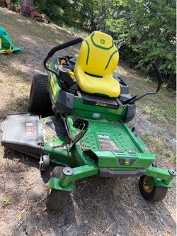 John Deere Z330M  zero-turn riding mower