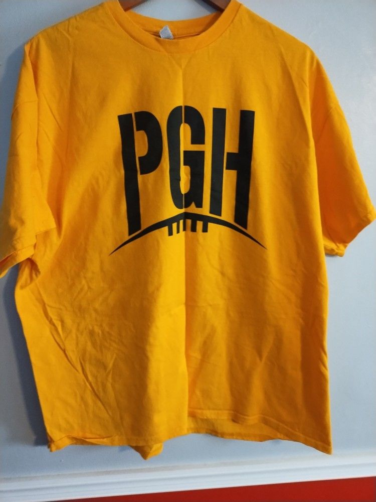 PGH (Pittsburgh) T-SHIRT.... CHECK OUT MY PAGE FOR MORE ITEMS