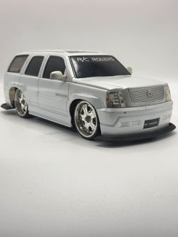 Jada Dub City Cadillac Escalade RC Roller White 1:24 Scale Model Car [no remote just for parts or display]