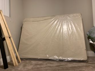 Used QUEEN SIZE box spring
