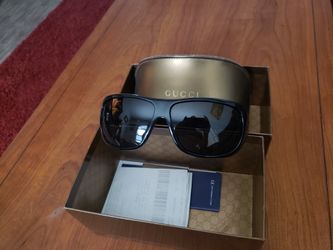 Like new Gucci unisex sunglasses. Everything original.