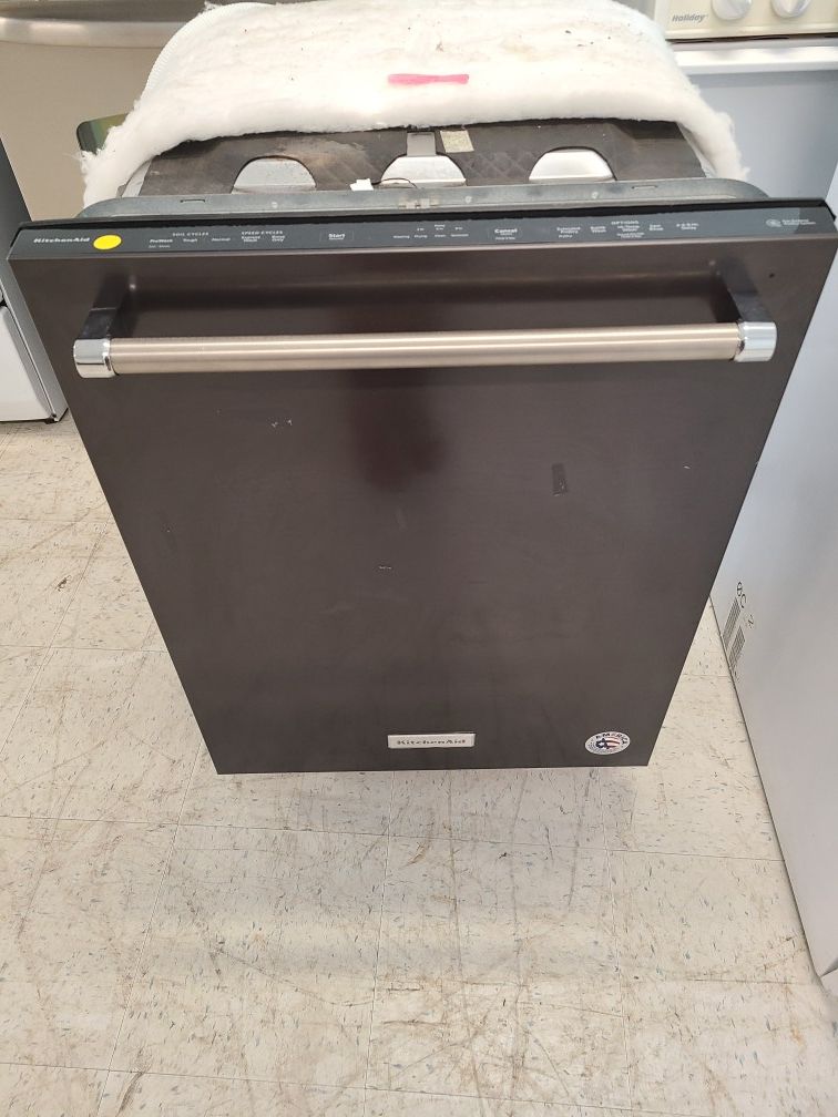 KitchenAid dishwasher new with 6 month's warranty