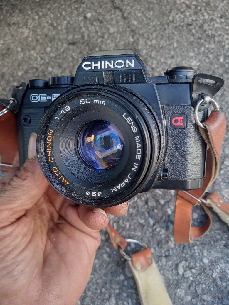 Clean Chinon CE-5 35mm Film SLR w/50mm F1.9 Lens, Padded Strap,  &New Batteries!TESTED 