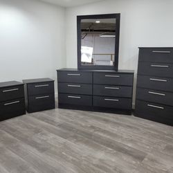 Dresser Whit Mirror , Chest And 2 Nightstands - Cómoda Con Espejo M Gavetero Y 2 Mesitas De Noche 