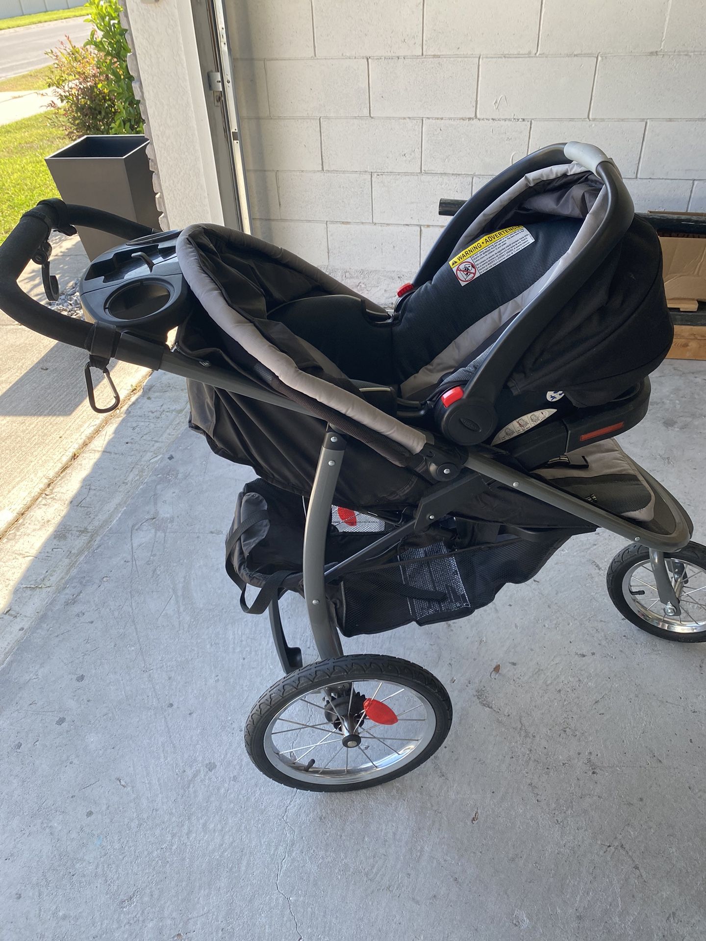 Graco Fast action Fold Travel System