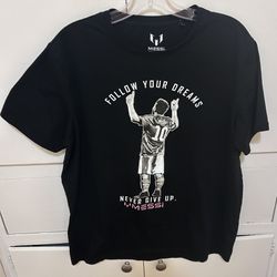 Messi Men’s Size Large Shirt 