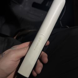 GHD platinum plus hair straightener
