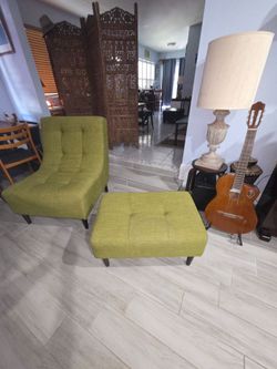 Green relaxing chair. (2pc)