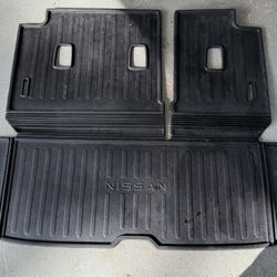 Nissan Pathfinder Trunk Mat