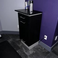 Salon Stations. Two Chairs And Two Station