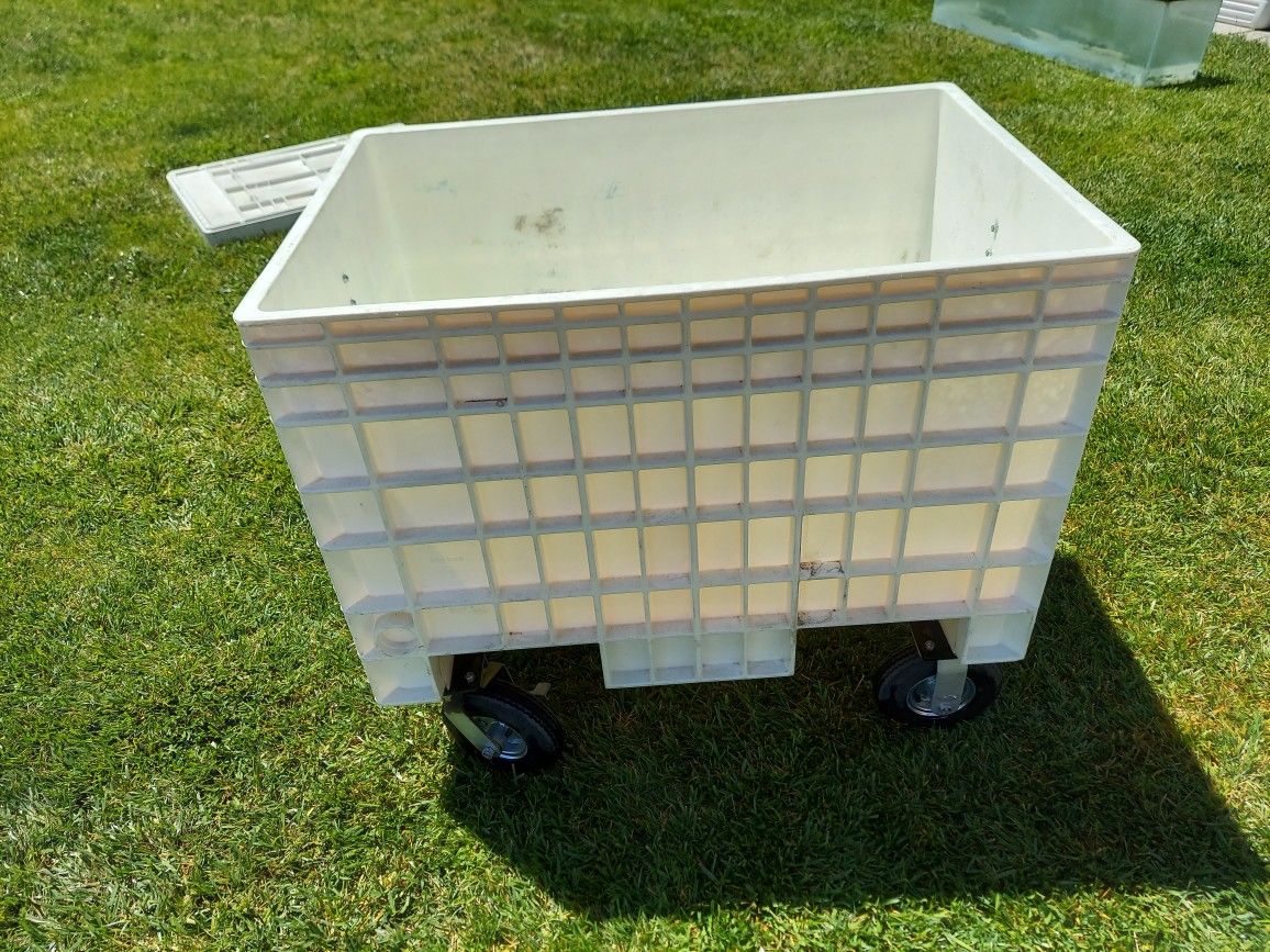White Plastic Portable Fish Pond / Sump