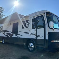 2002 country star diesel pusher 36ft with 2'Slides