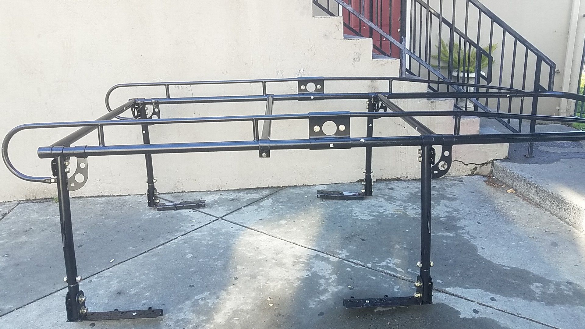 Haul Master 800lb capacity full size truck rack for Sale in San Jose