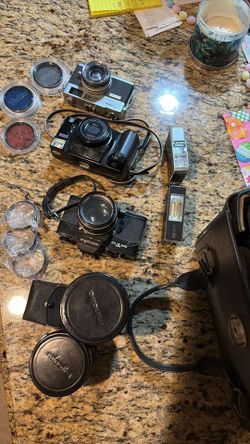 Vintage  Canon & More Cameras & Lenses / Film