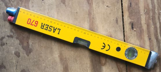 LASER 570 Spirit Bubble Level with Red Laser – 16 Inch
