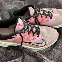 Women’s Pink Nike Running Shoes 