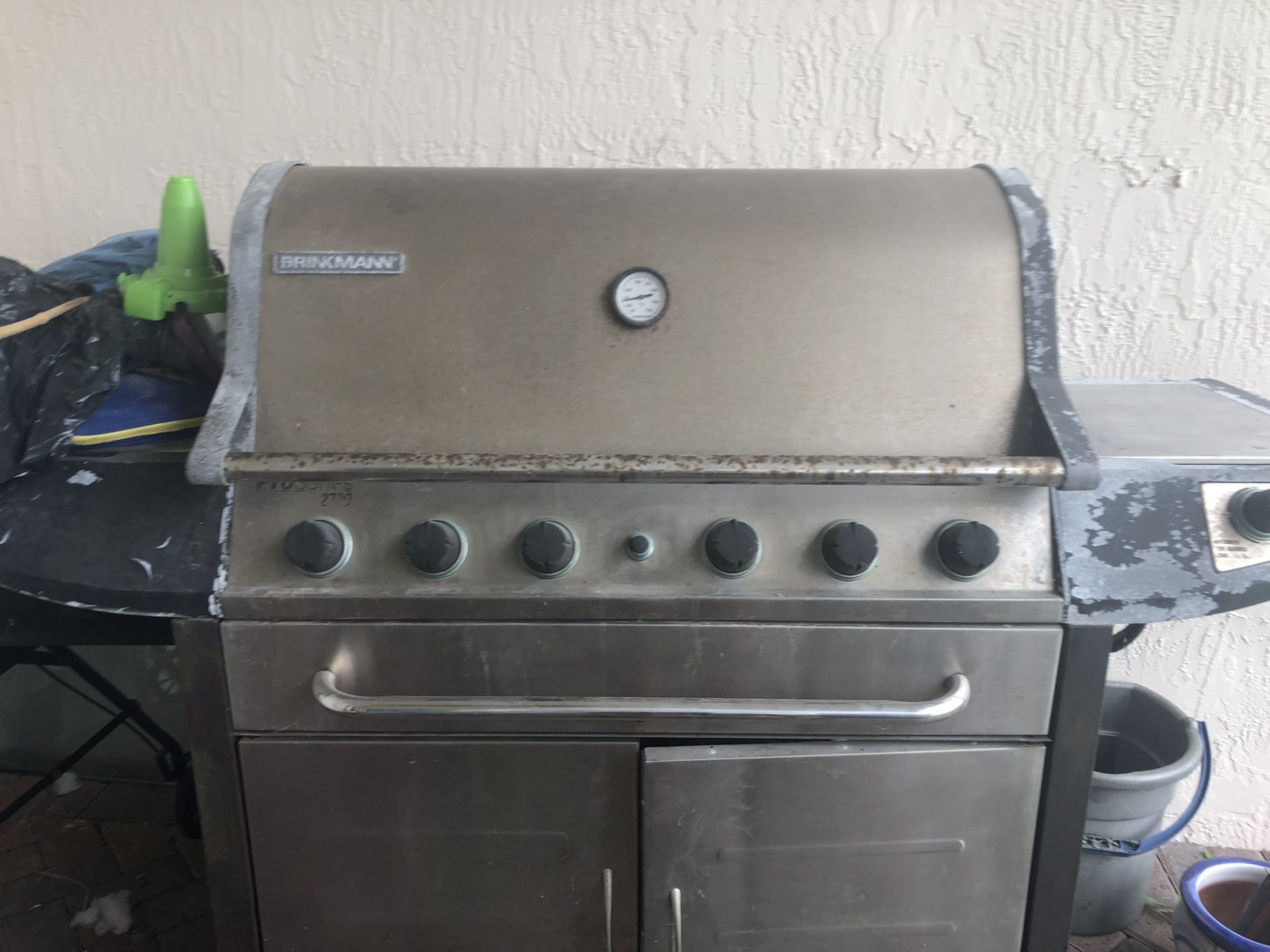 Brinkmann 6 Burner Grill and 1 Side Burner. Includes Side Cooler. Works Great. Needs a Little Cleaning. Stainless Steel. Brinkmann Gas Grill. BBQ.